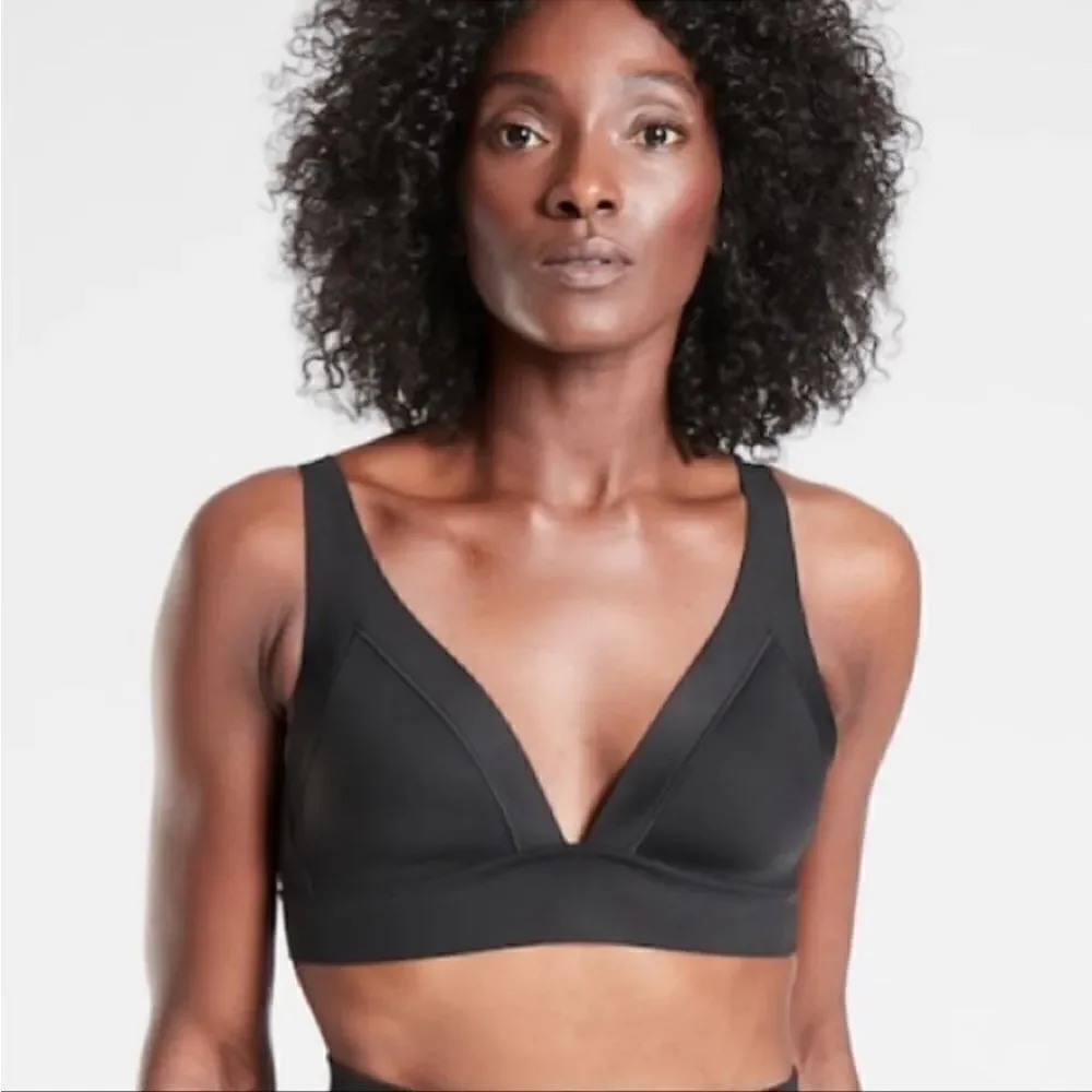 NWOT ATHLETA MEDIUM BLACK ESSENTIAL BRA